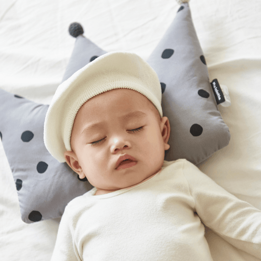 Newborn Crown Pillow + Blanket set - London Dot (Gray)