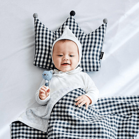 Newborn Crown Pillow + Blanket set - Mellan Check (Black)