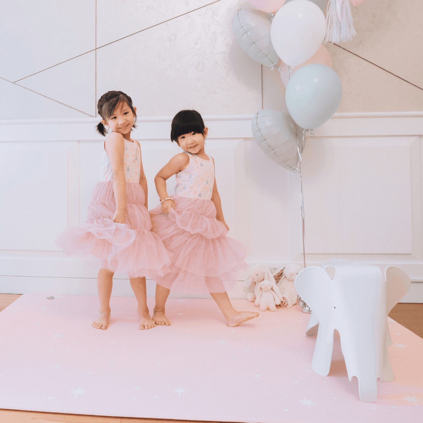 (❗REDUCED TO CLEAR❗) Highlights! Playmat in Dreamy Blush & Herringbone Gray (family size - 200 × 140 CM)